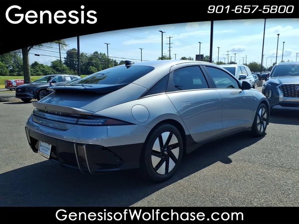 Used 2024 Hyundai Ioniq 6 SE RWD image 5