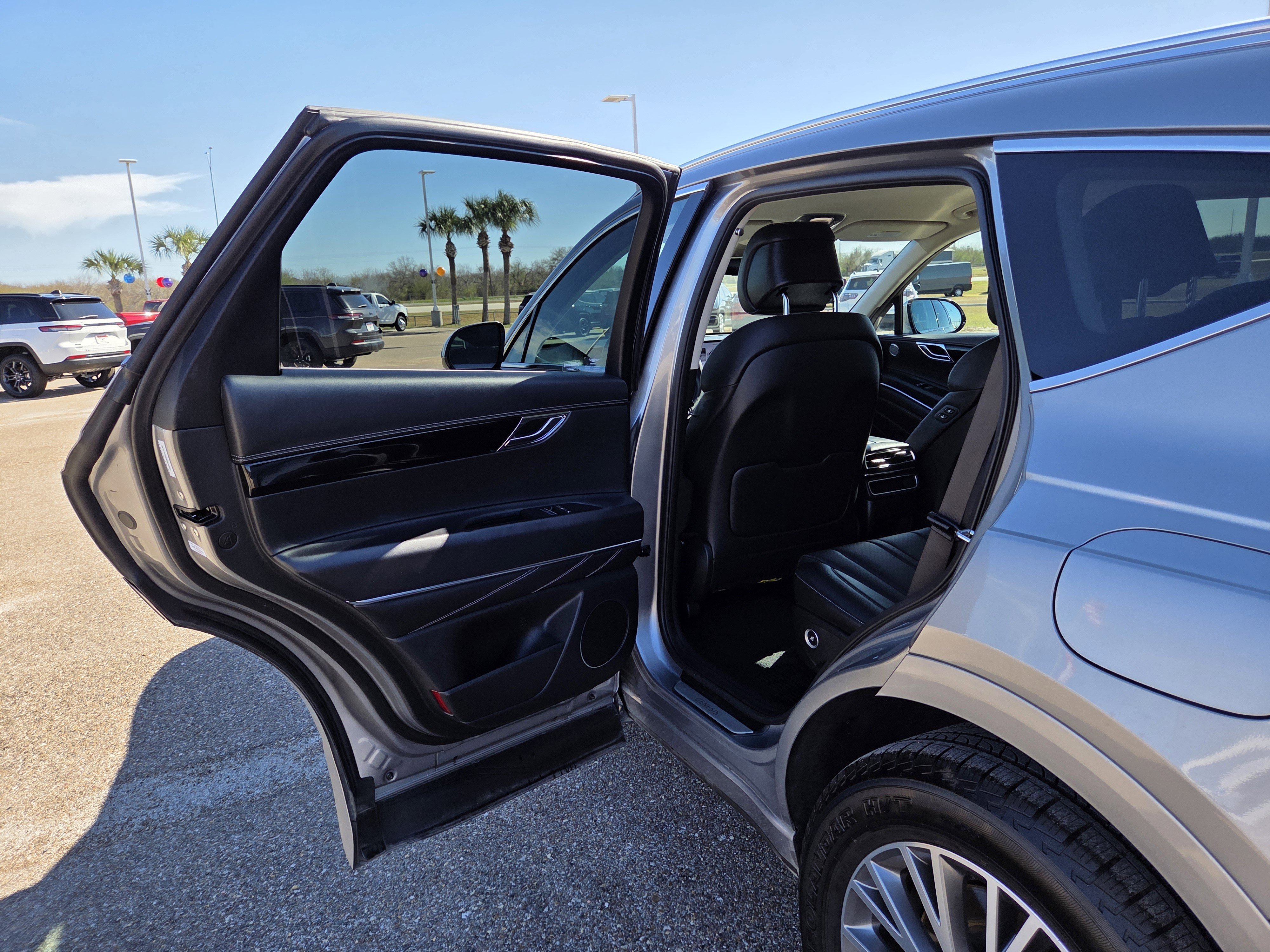 Used 2025 Genesis GV80 2.5T Standard image 13