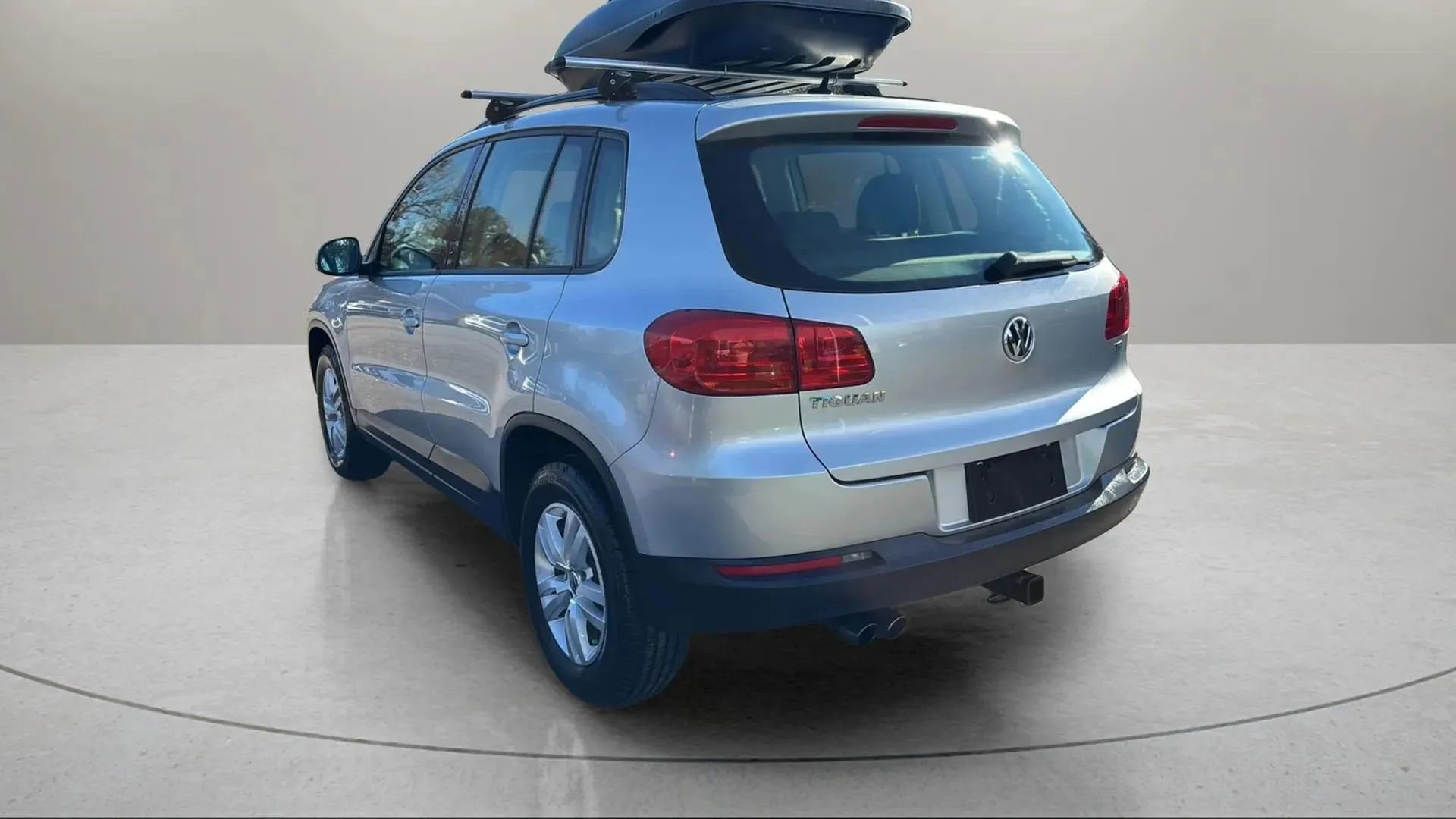 Used 2016 Volkswagen Tiguan S image 7