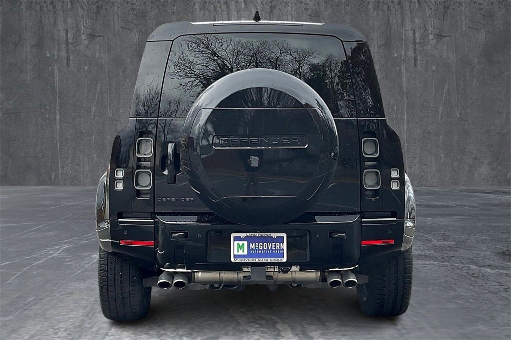 Used 2025 Land Rover Defender 110 V8 image 5