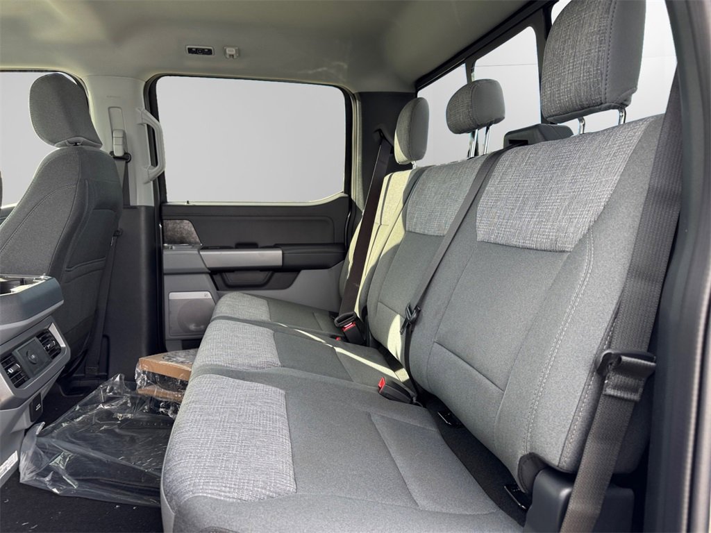 New 2025 Ford F250 XLT w/ Black Appearance Package image 16