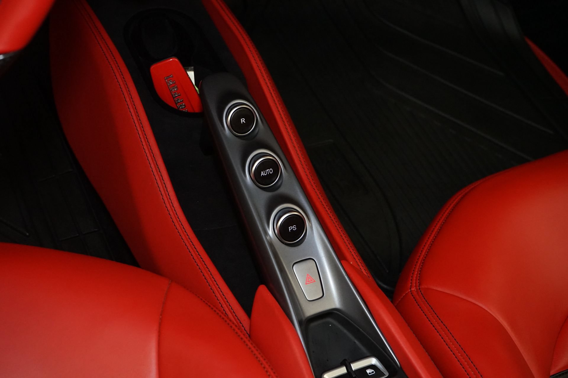 Used 2021 Ferrari F8 Tributo RWD image 18