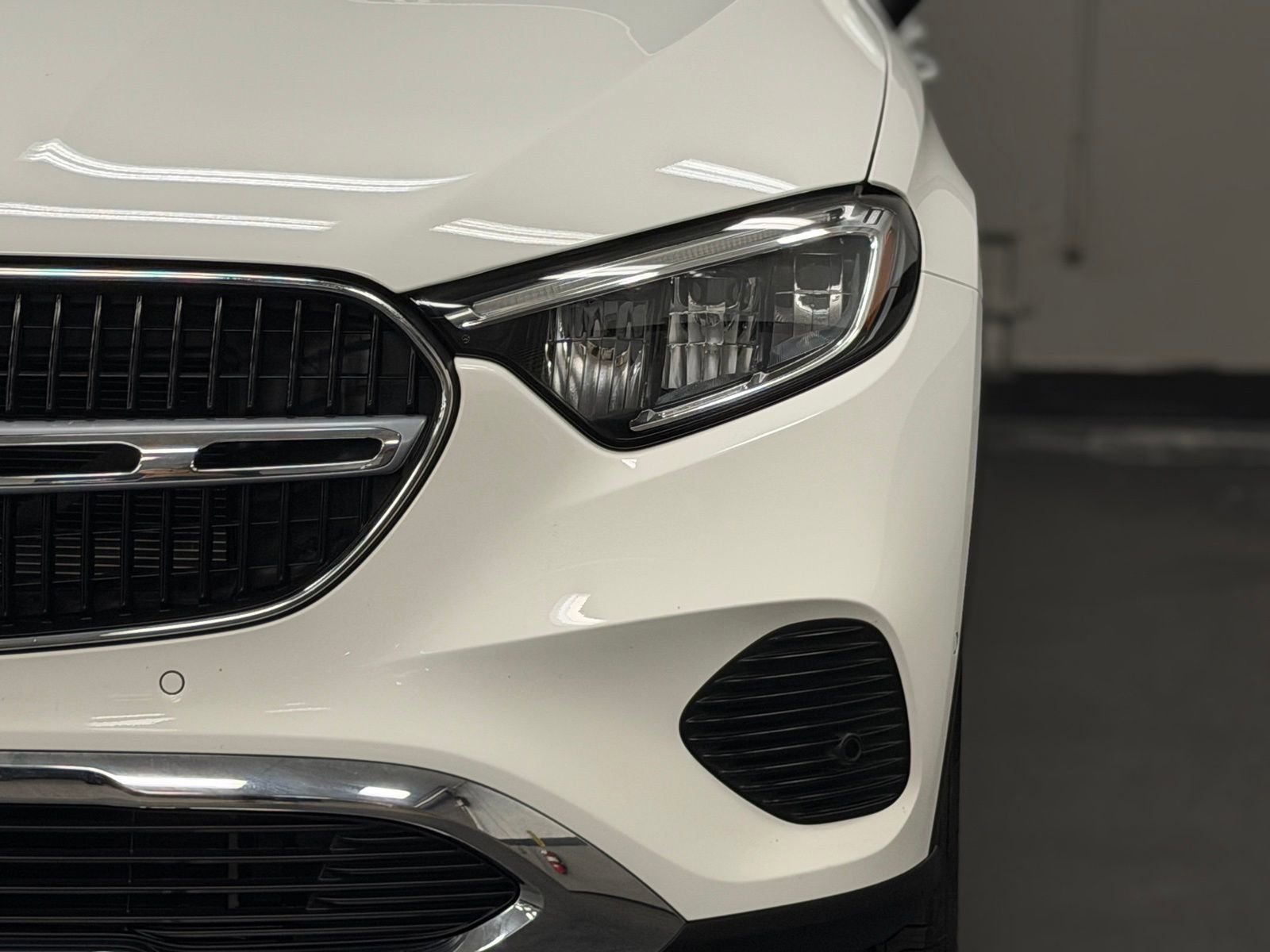 Used 2025 Mercedes-Benz GLC 300 image 8