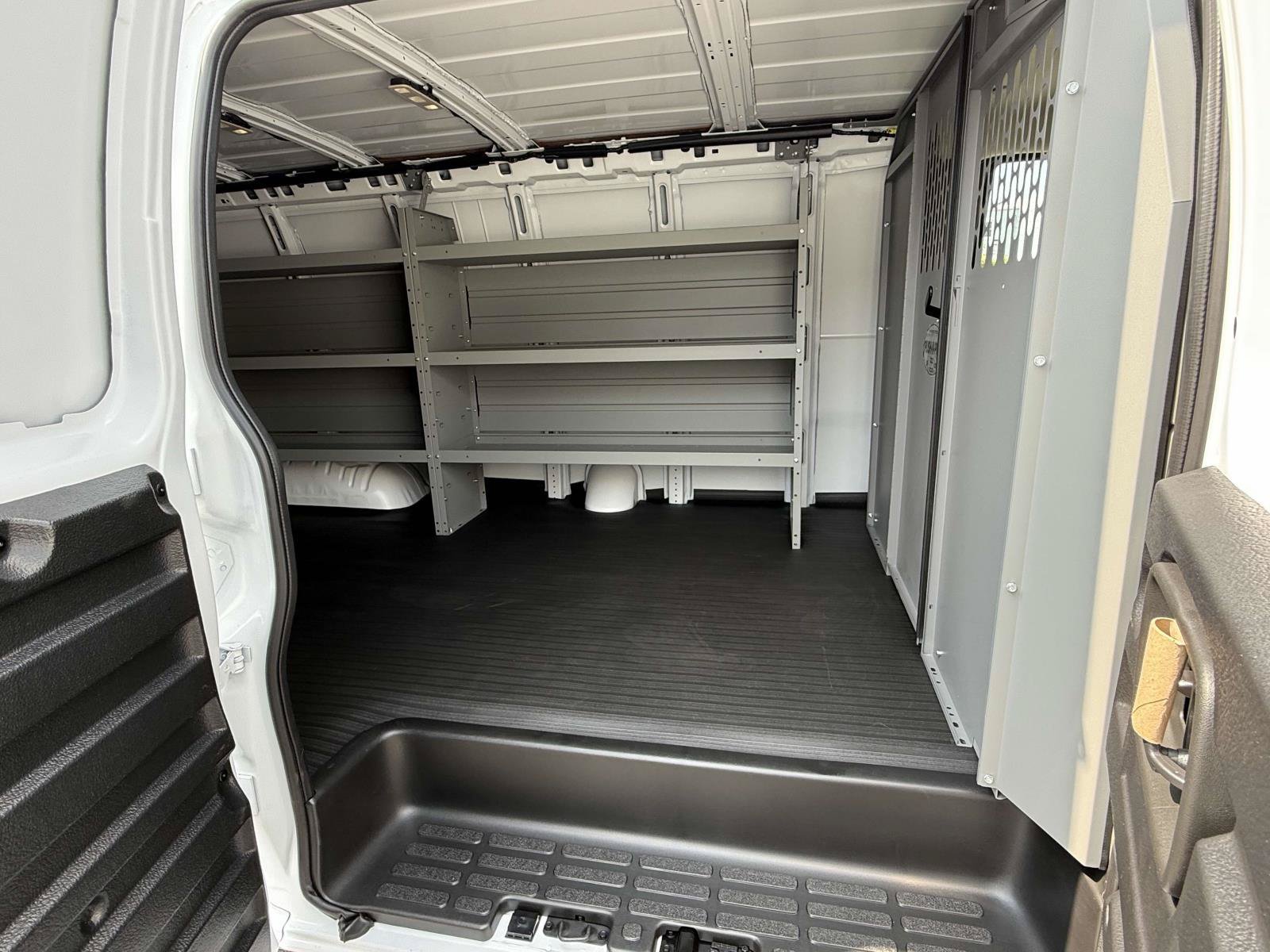 New 2025 Chevrolet Express 3500 Extended RWD image 22