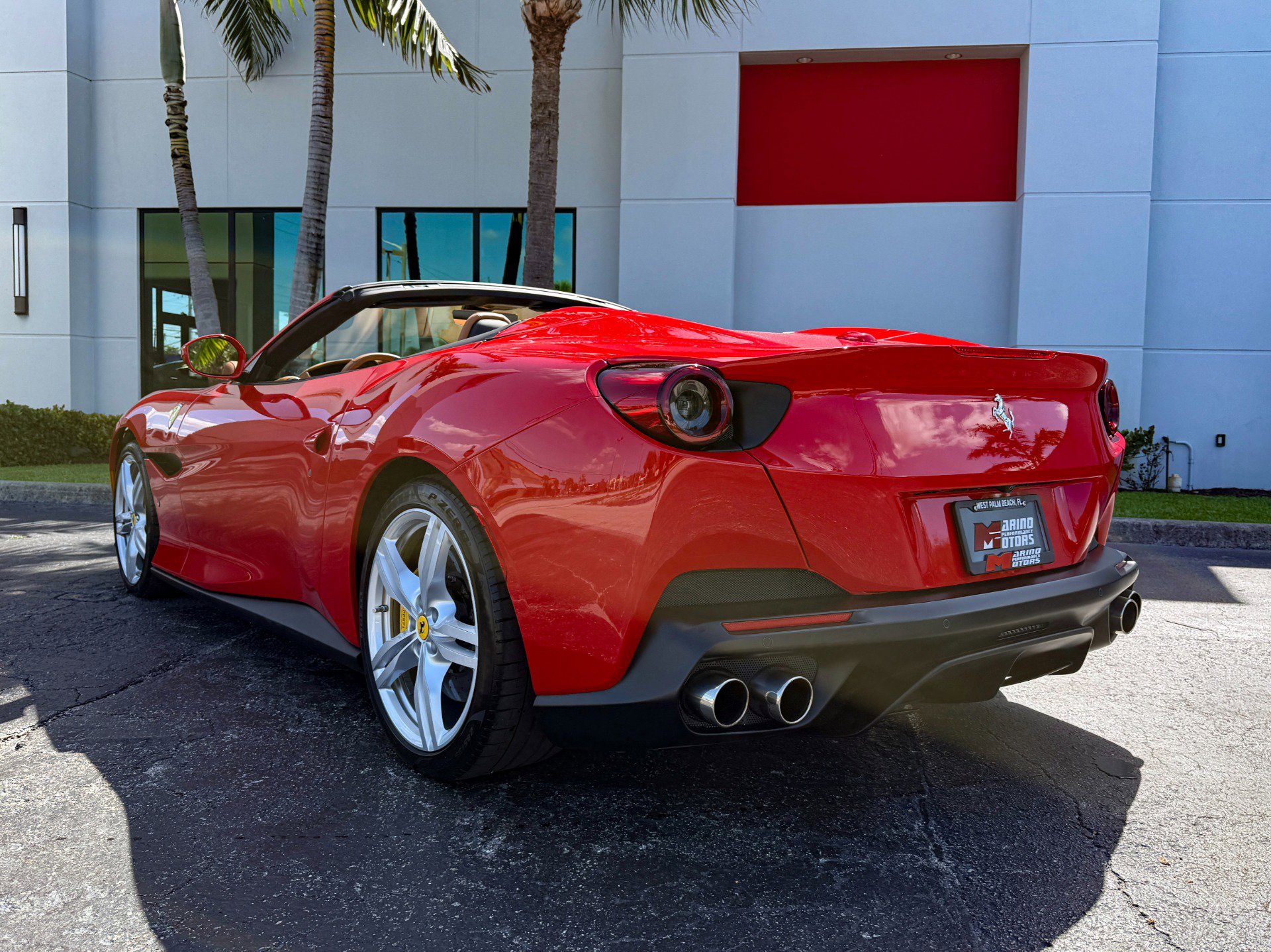 Used 2019 Ferrari Portofino RWD image 13