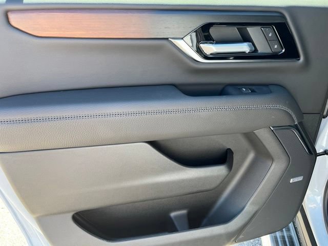 New 2026 GMC Yukon XL Denali w/ Denali Reserve Package AWD/4WD image 15