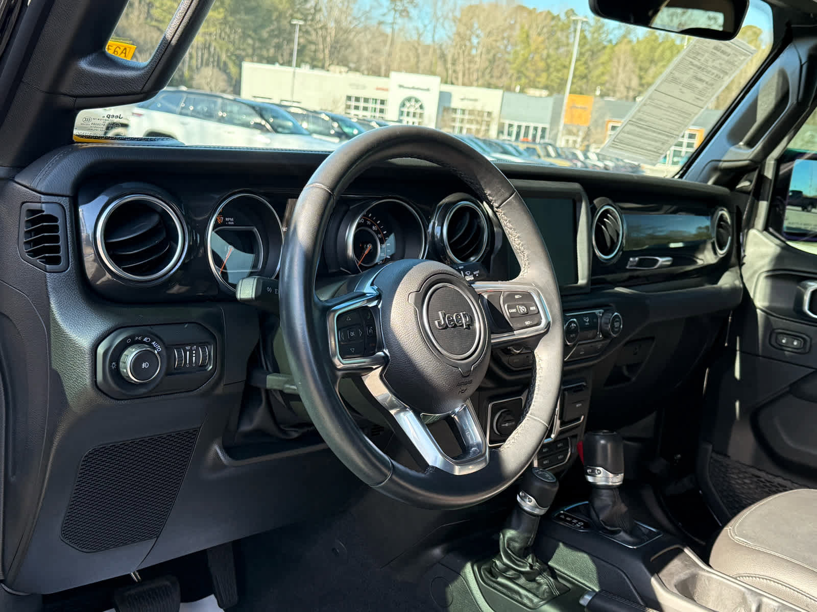 Used 2022 Jeep Wrangler Unlimited Sahara image 15