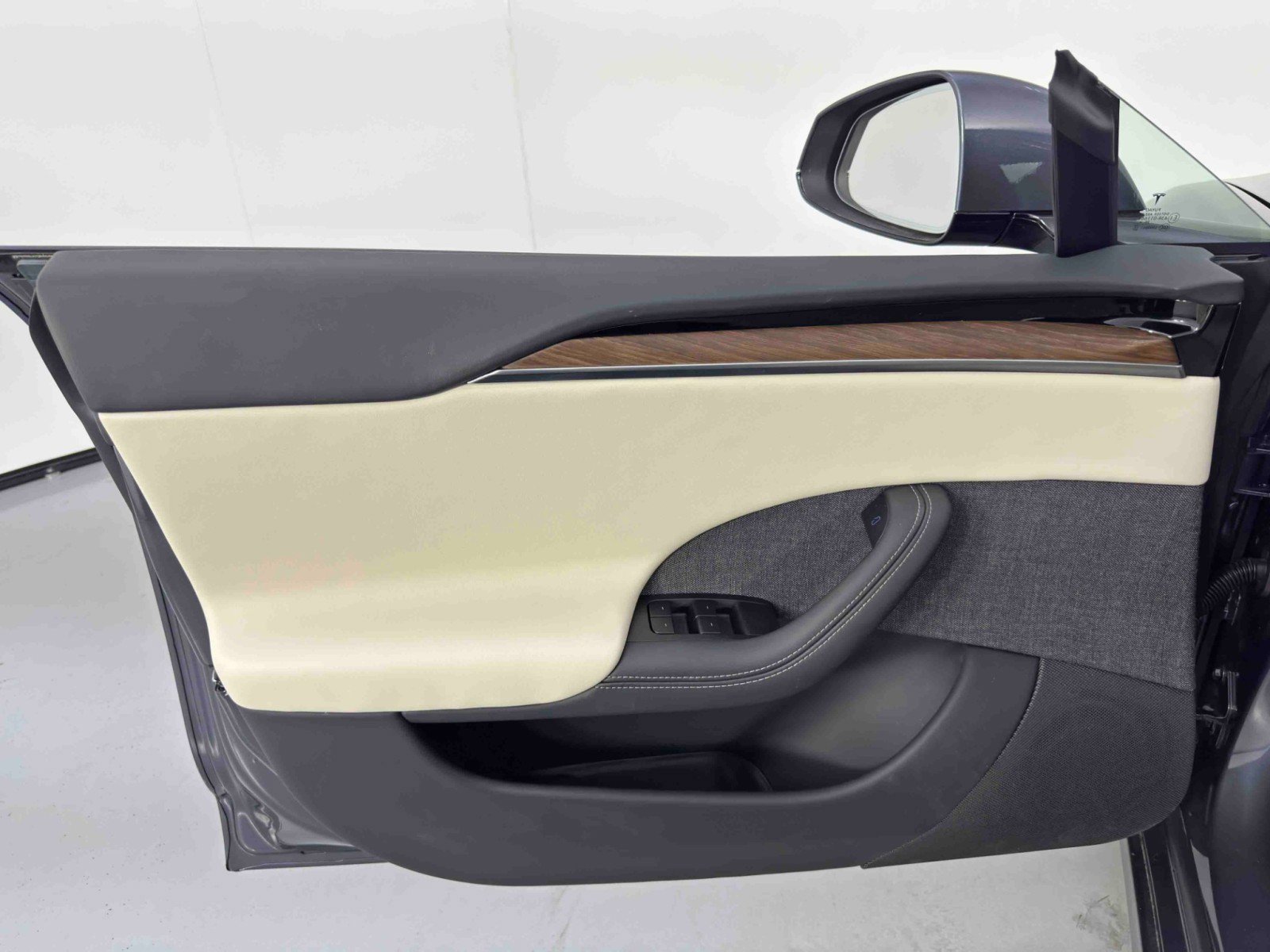 Used 2021 Tesla Model S Plaid image 41