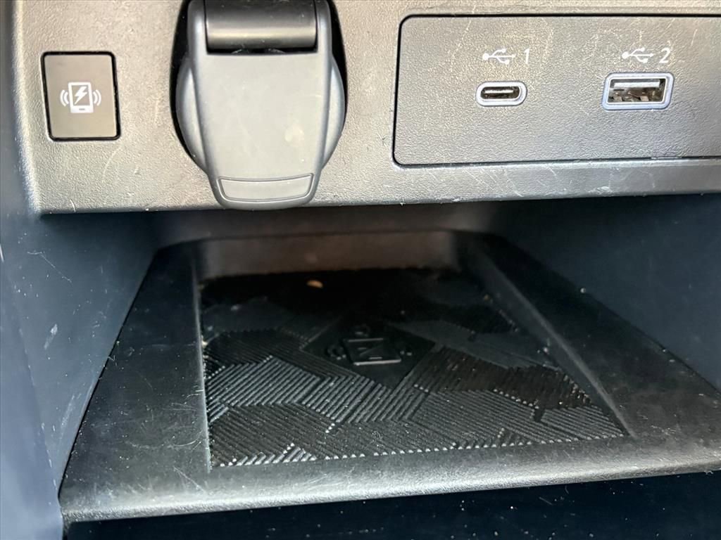 Used 2024 Nissan Versa SR image 16