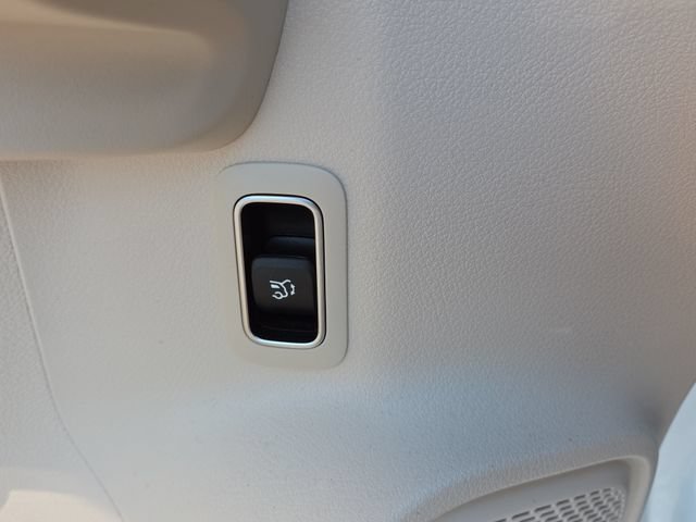 Certified 2023 Mercedes-Benz GLB 250 4MATIC image 21