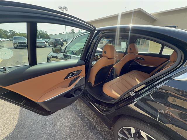 New 2025 BMW 330i xDrive Sedan w/ Convenience Package AWD/4WD image 49