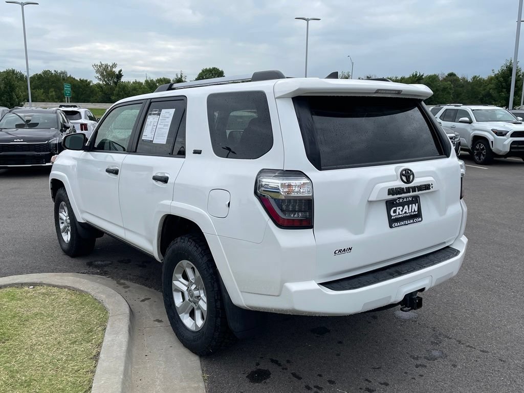 Used 2022 Toyota 4Runner SR5 AWD/4WD image 5