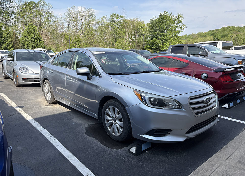 Used 2016 Subaru Legacy 2.5i Premium w/ Popular Package #2 AWD/4WD image 4