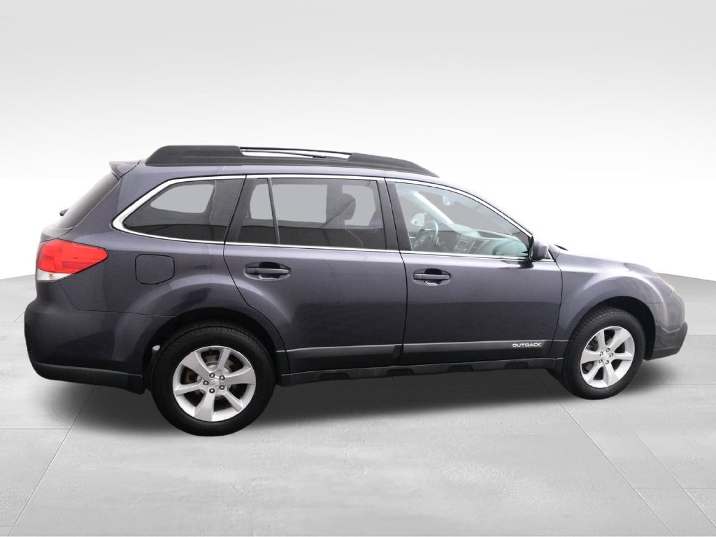 Used 2013 Subaru Outback 2.5i Limited w/ Moonroof Pkg AWD/4WD image 4