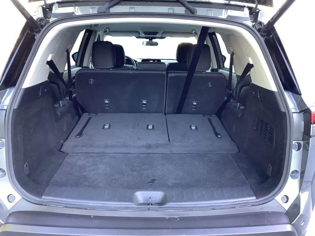 Used 2025 Nissan Pathfinder SV AWD/4WD image 14