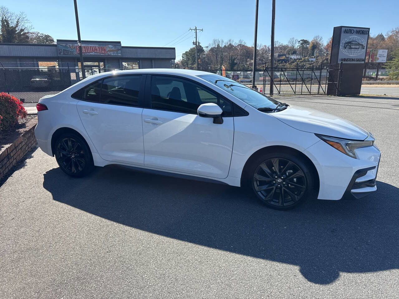 Used 2024 Toyota Corolla SE image 6