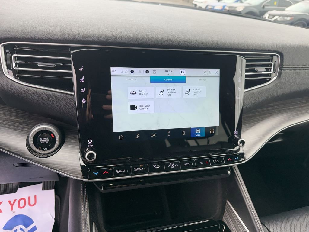 Used 2024 Jeep Wagoneer L Series III w/ Flexible Seating Group image 15