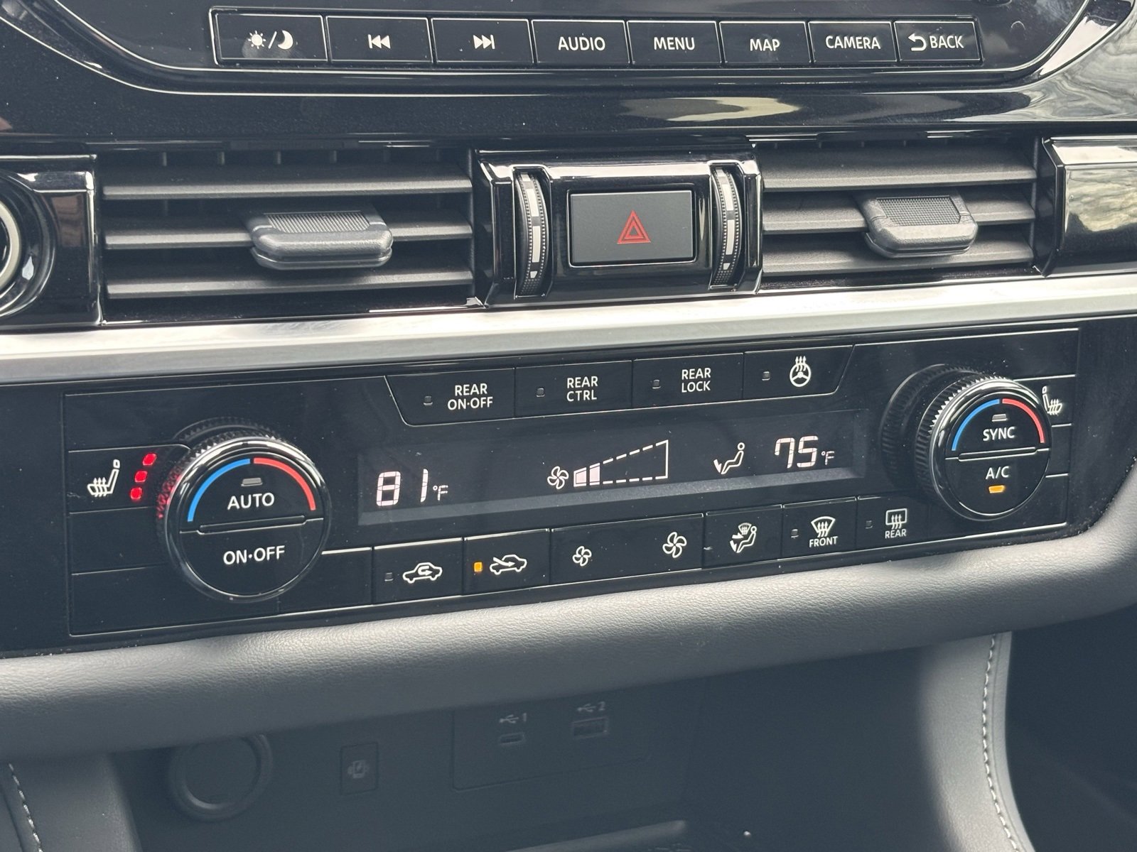 Used 2024 Nissan Pathfinder SL w/ SL Premium Package image 8