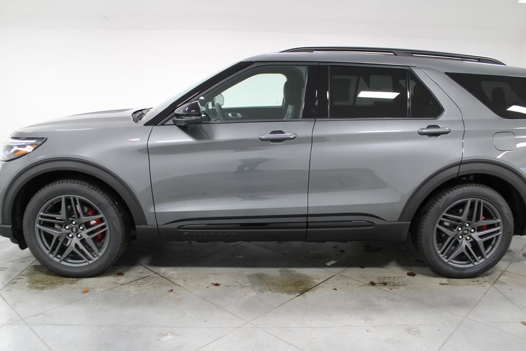 New 2026 Ford Explorer ST-Line w/ ST-Line Street Pack image 5