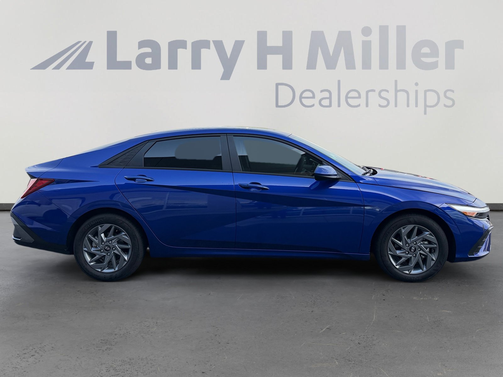Used 2024 Hyundai Elantra SEL FWD image 6