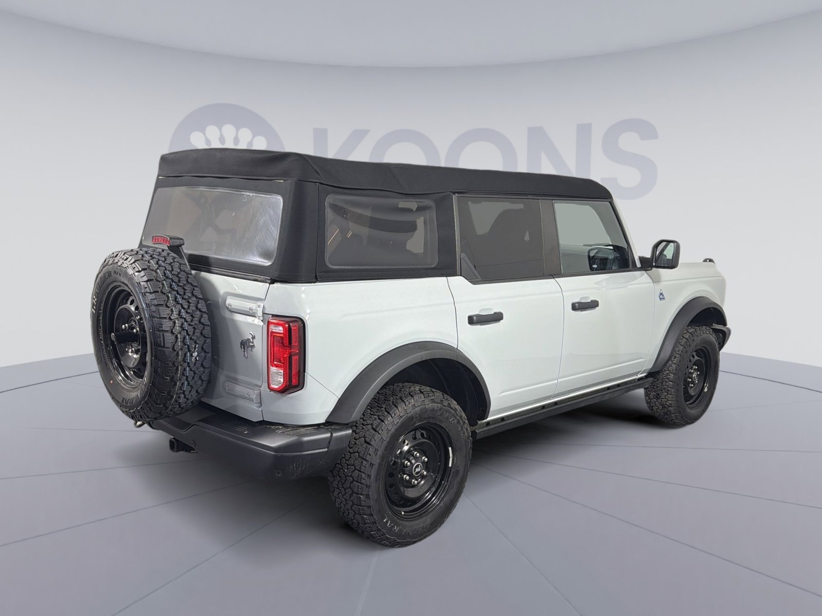 Used 2023 Ford Bronco Black Diamond image 7