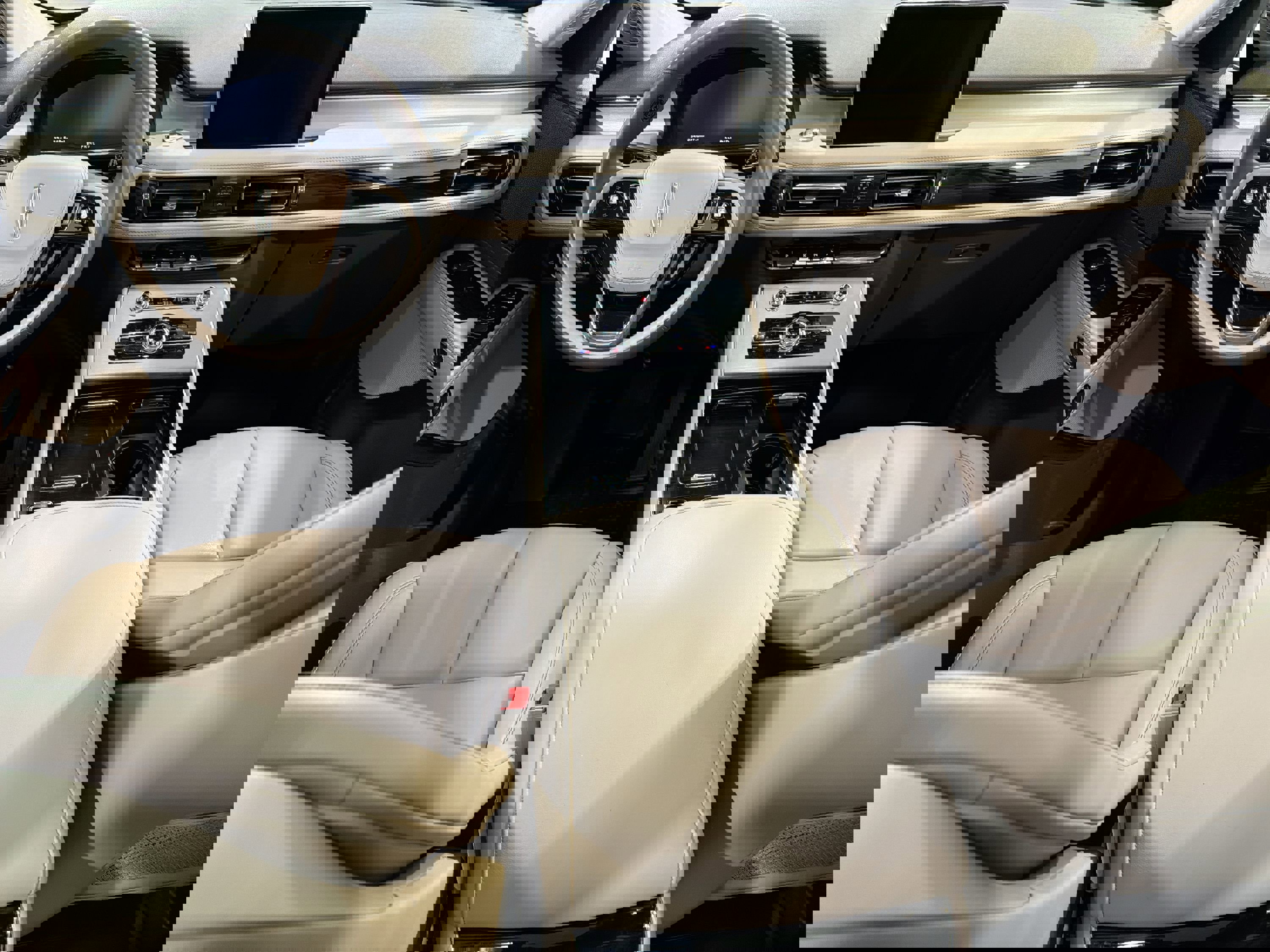 Used 2023 Lincoln Aviator AWD w/ Premium Package image 22