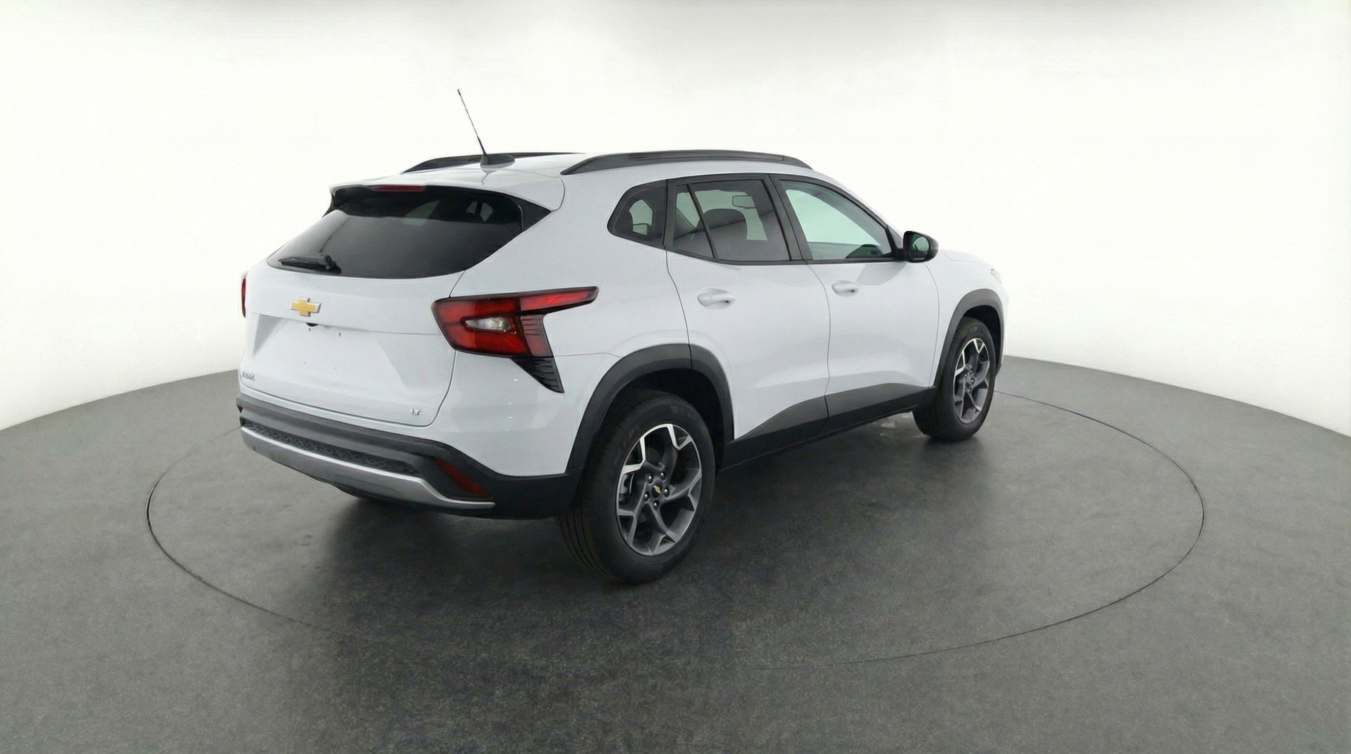 Used 2025 Chevrolet Trax LT image 9