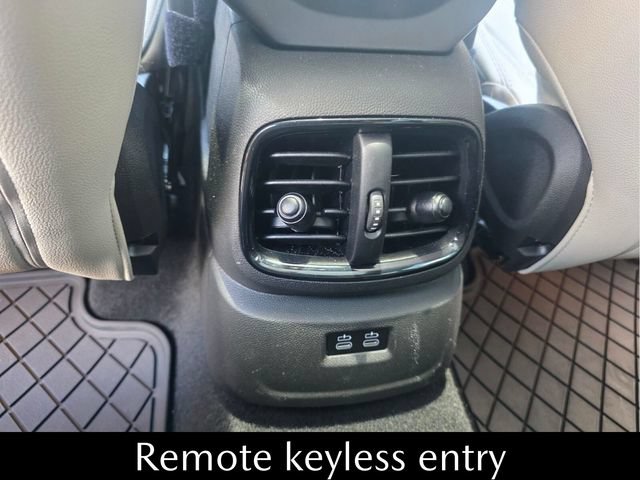Used 2024 MINI Cooper Countryman S w/ Signature Upholstery Package FWD image 13