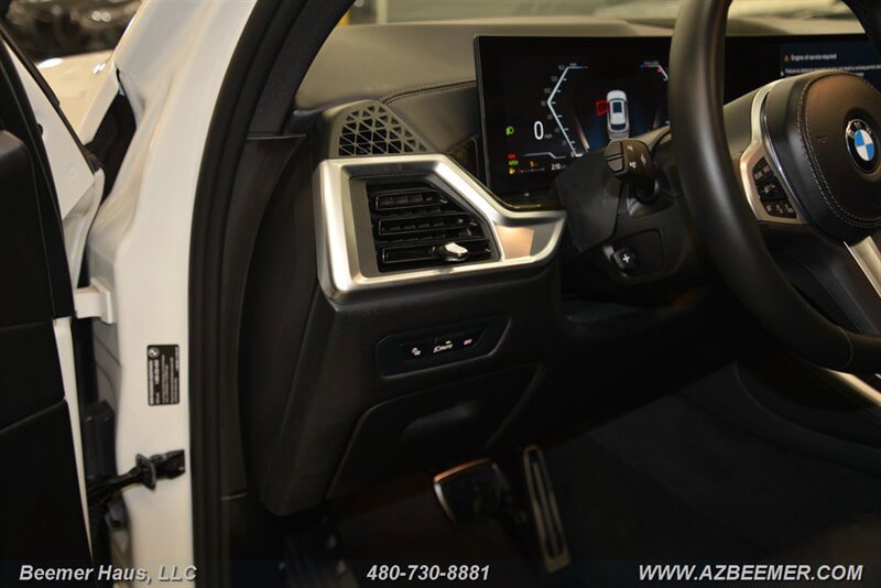 Used 2025 BMW X5 xDrive40i w/ M Sport Package AWD/4WD image 27