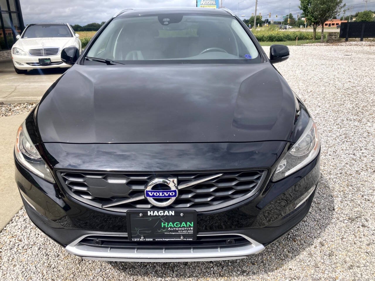 Used 2017 Volvo V60 T5 Cross Country w/ Convenience Package AWD/4WD image 3
