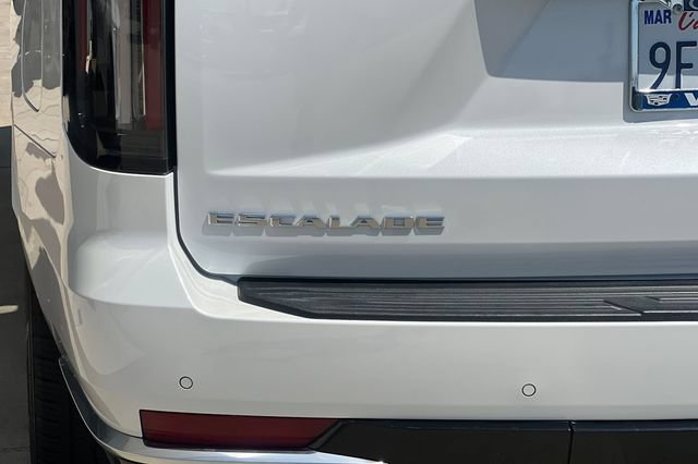 Used 2023 Cadillac Escalade Premium Luxury AWD/4WD image 37