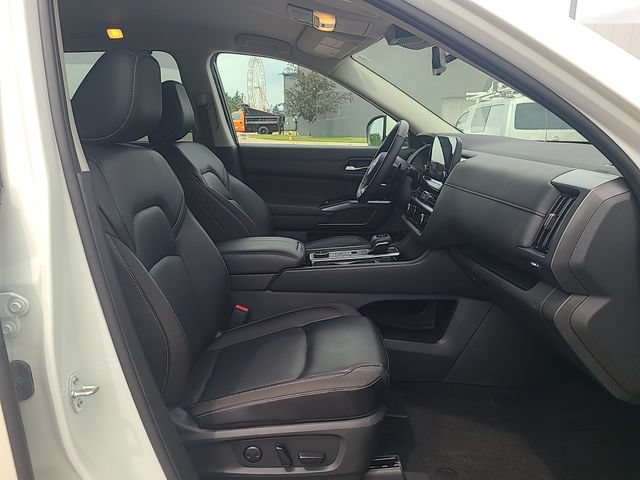 Used 2024 Nissan Pathfinder SL AWD/4WD image 29