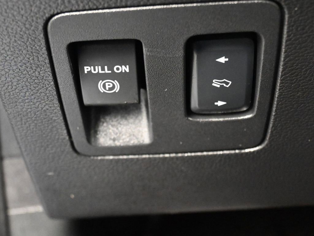 Used 2018 Ford F150 Lariat w/ Equipment Group 502A Luxury image 23