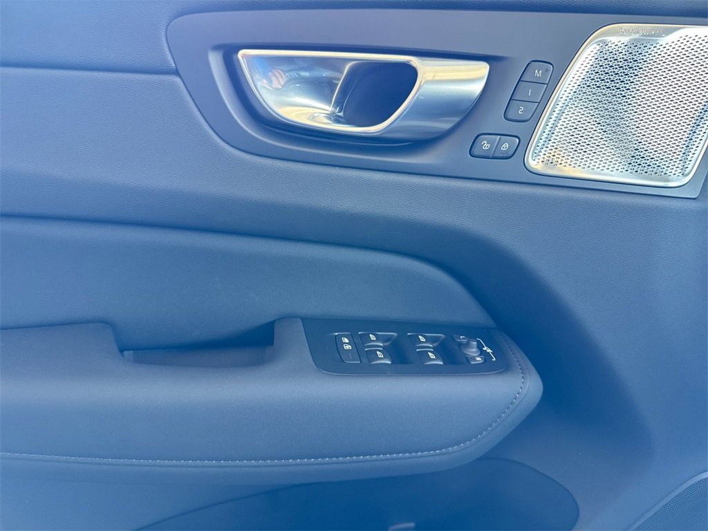 New 2026 Volvo XC60 B5 Ultra image 10