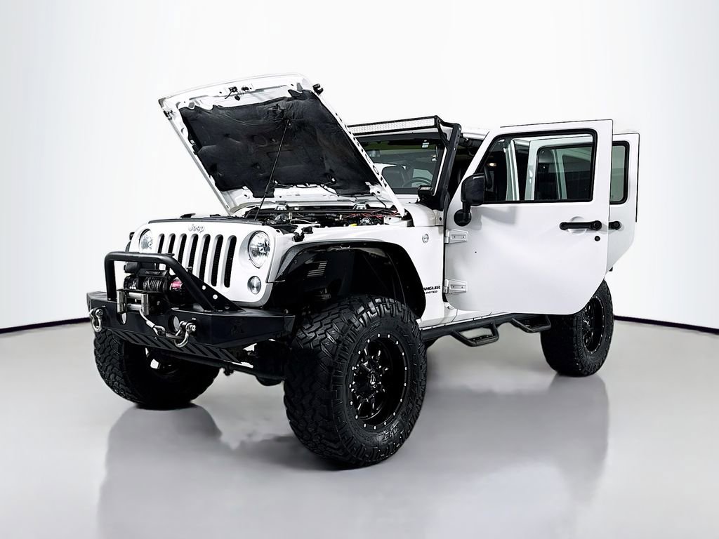 Used 2016 Jeep Wrangler Unlimited Rubicon w/ Connectivity Group AWD/4WD image 19