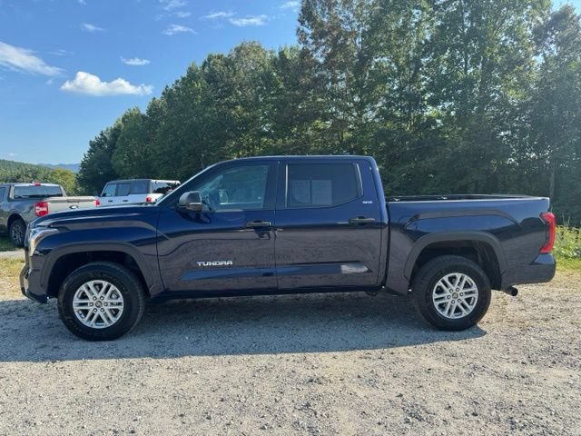 Used 2022 Toyota Tundra SR5 w/ SR5 Convenience Package AWD/4WD image 4