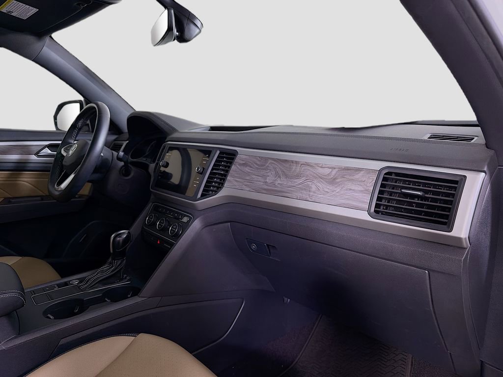Used 2021 Volkswagen Atlas Cross Sport SE image 31