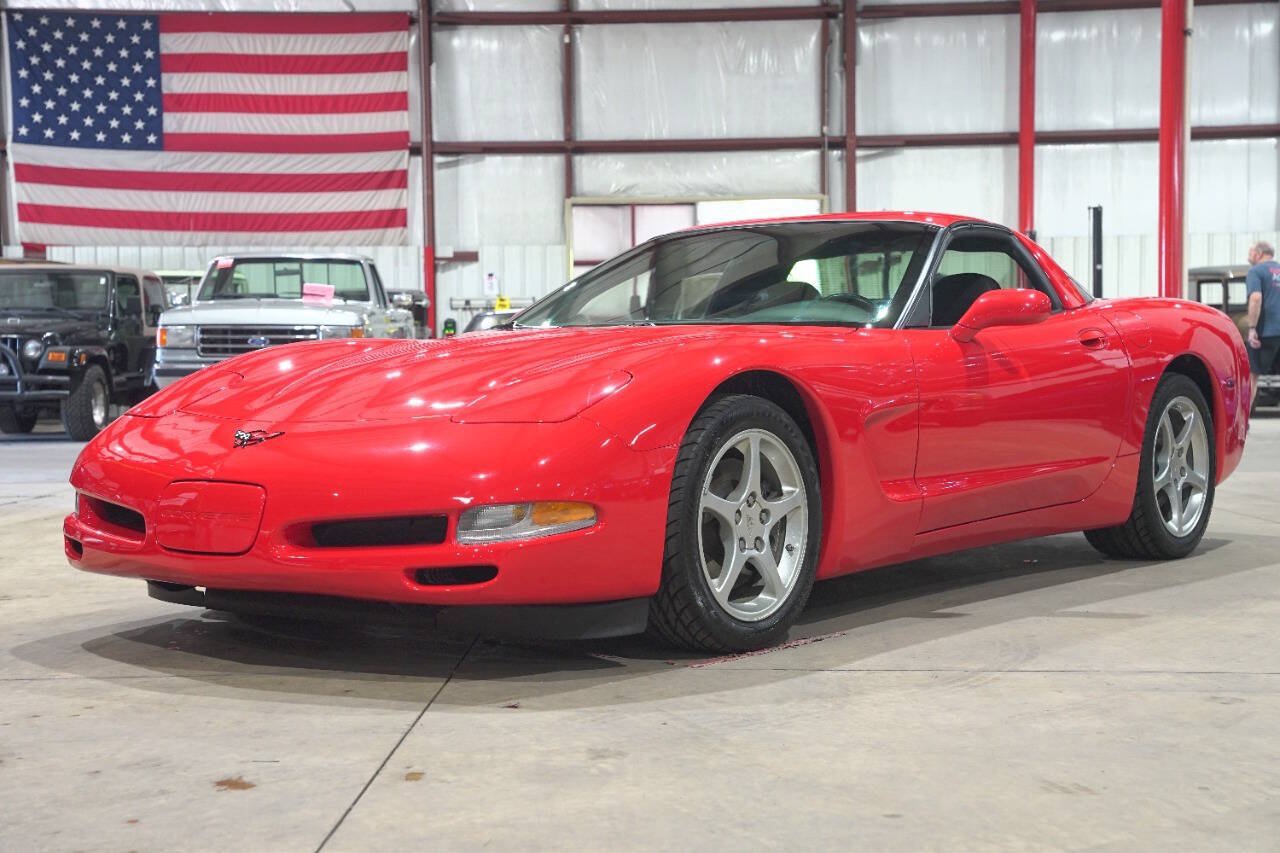 Used 2001 Chevrolet Corvette Coupe RWD video 1
