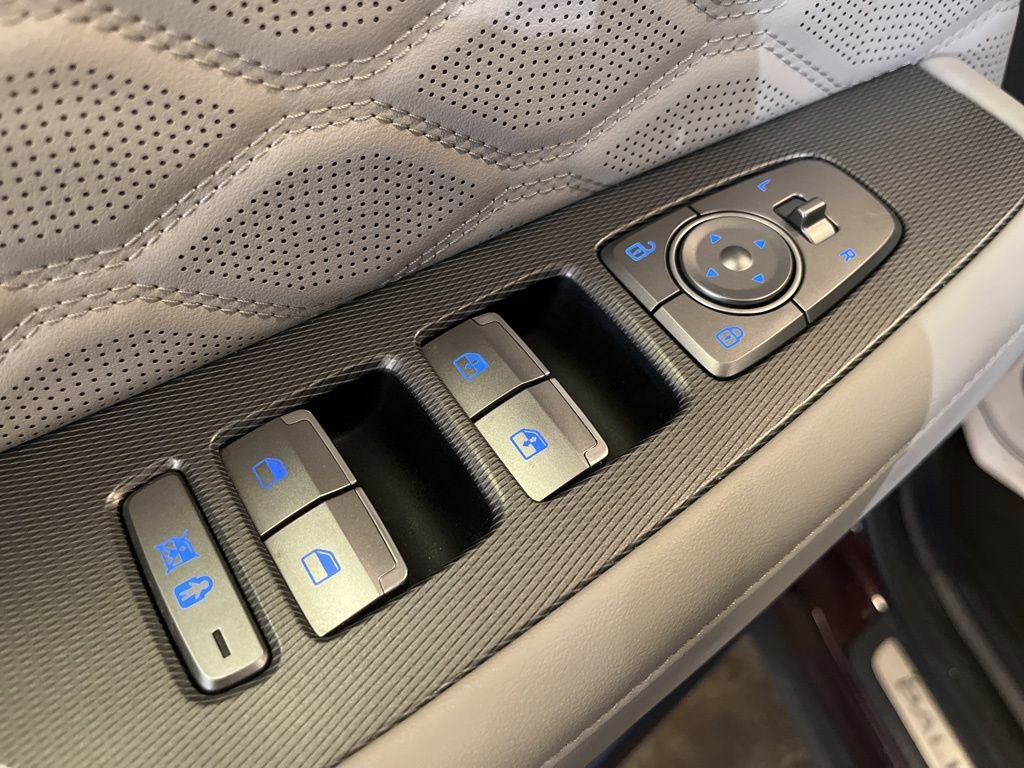 Used 2022 Hyundai Palisade Calligraphy image 23