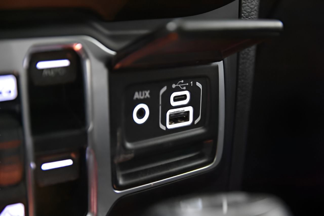 Used 2019 Jeep Wrangler Unlimited Sahara image 31