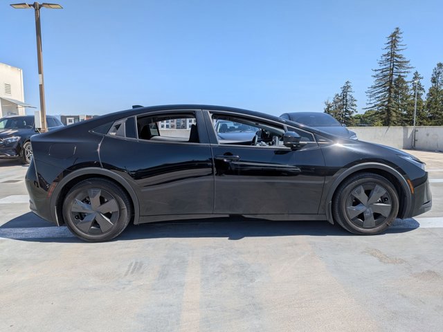 Used 2024 Toyota Prius Prime SE image 4