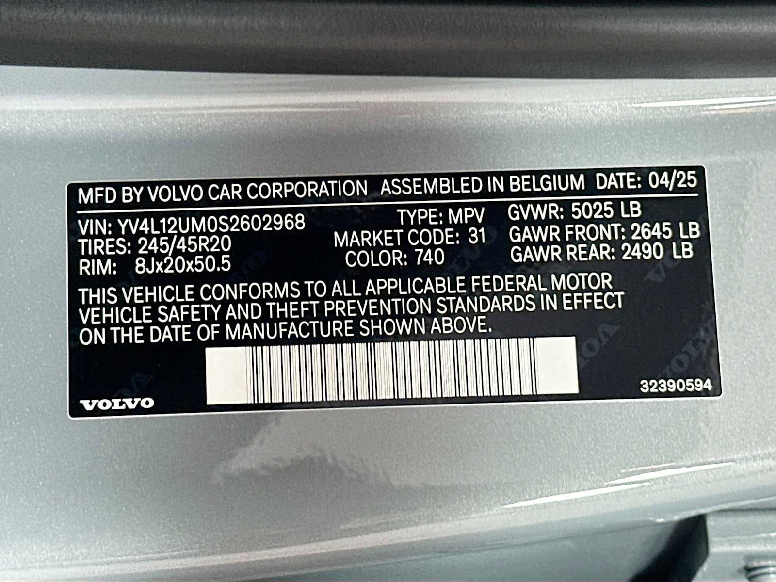 Used 2025 Volvo XC40 B5 Ultra w/ Protection Package image 30