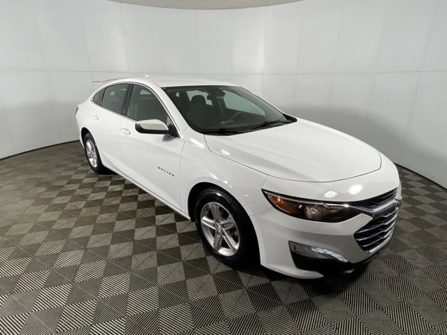 Used 2024 Chevrolet Malibu LT image 3