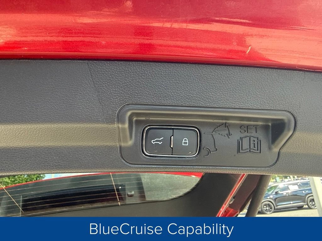 Used 2025 Ford Explorer ST-Line w/ Premium Package RWD image 9