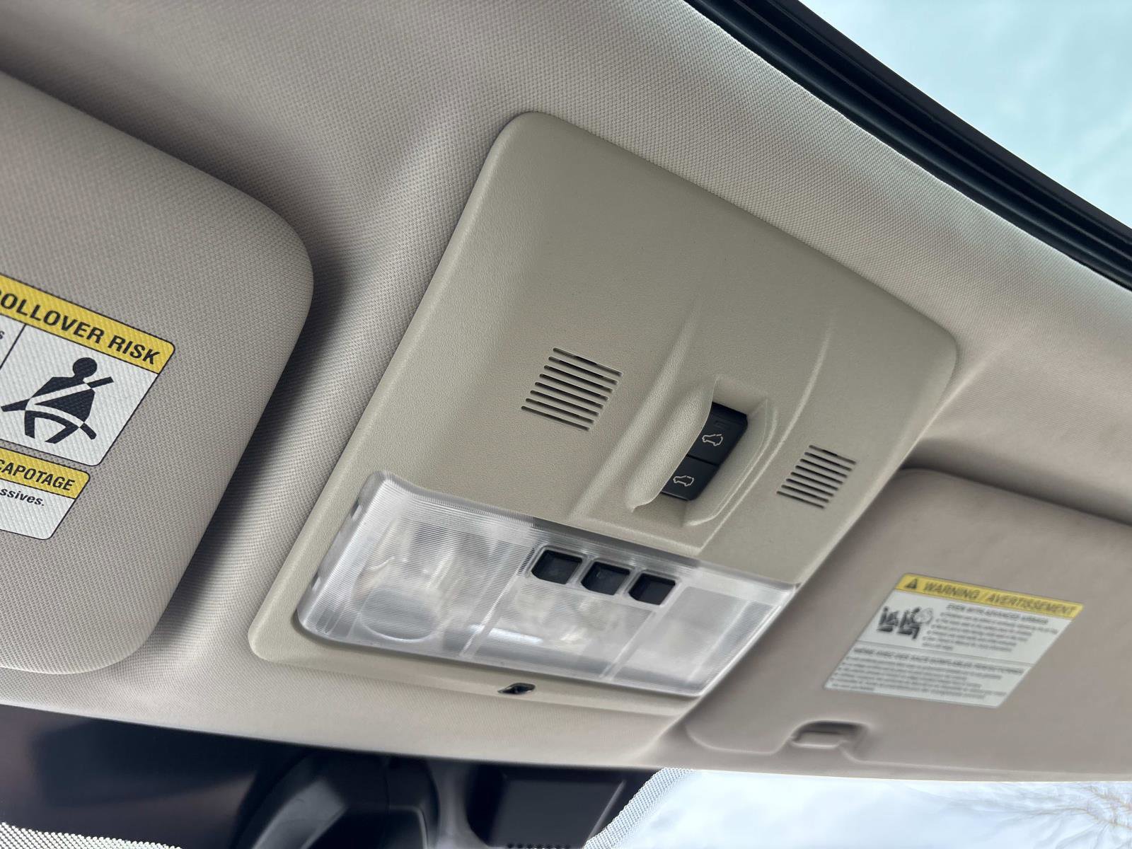 Used 2016 Land Rover LR4 HSE LUX image 28