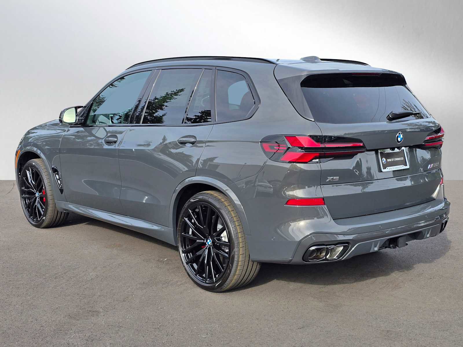 New 2026 BMW X5 M60i image 5