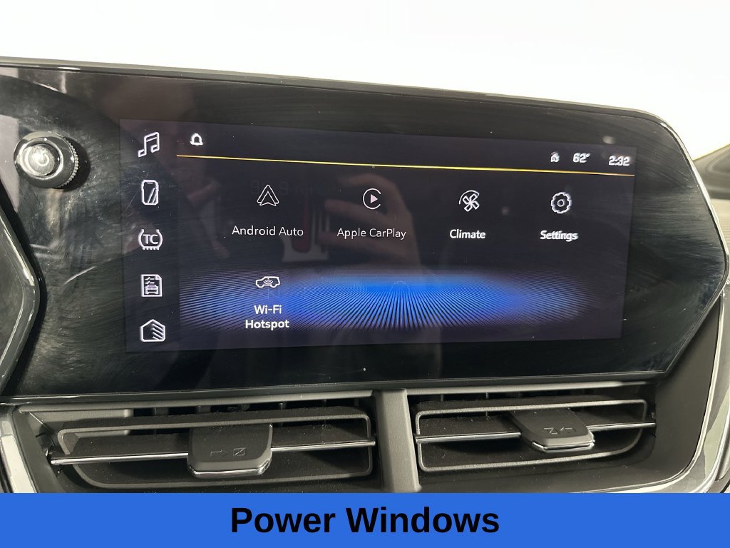 Used 2024 Chevrolet Trax RS w/ Sunroof Package FWD image 17