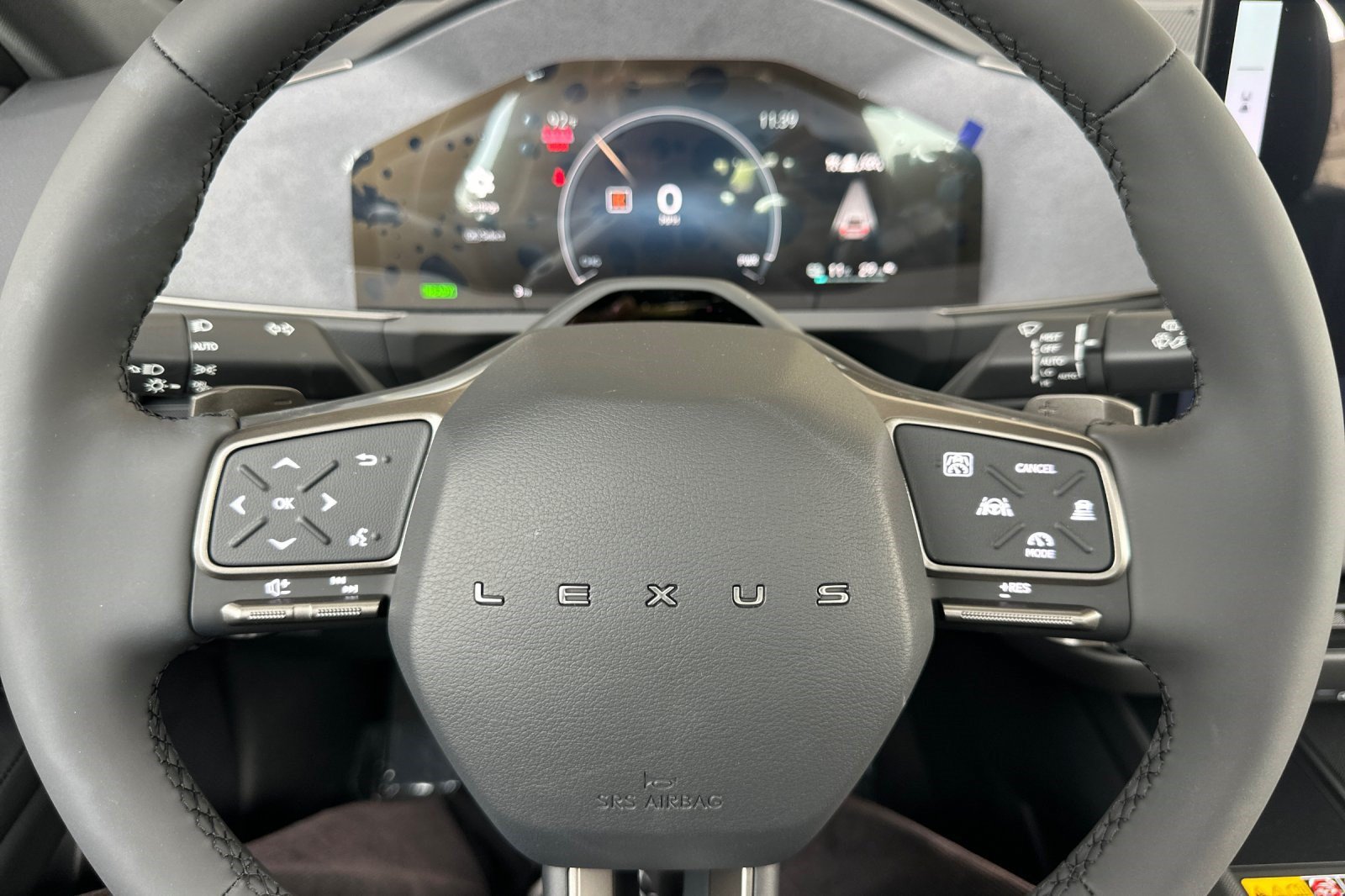 New 2026 Lexus ES 350e w/ Convenience Package FWD image 10