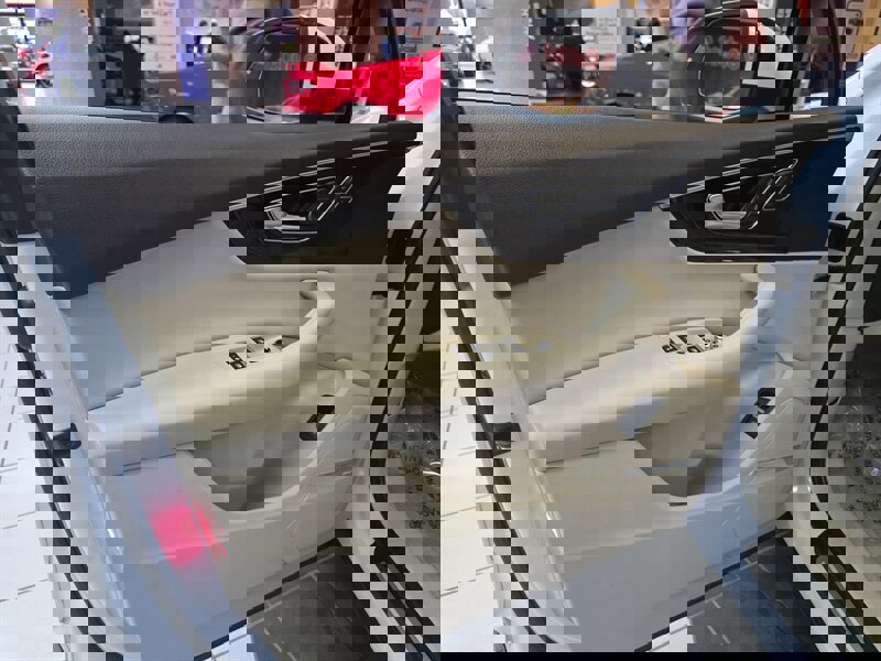 Used 2017 Audi Q7 3.0T Premium Plus w/ Premium Plus Package image 9