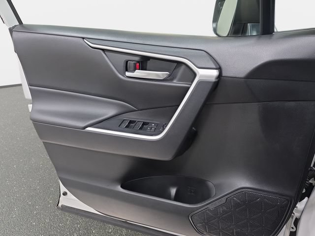 Certified 2025 Toyota RAV4 XLE AWD/4WD image 24